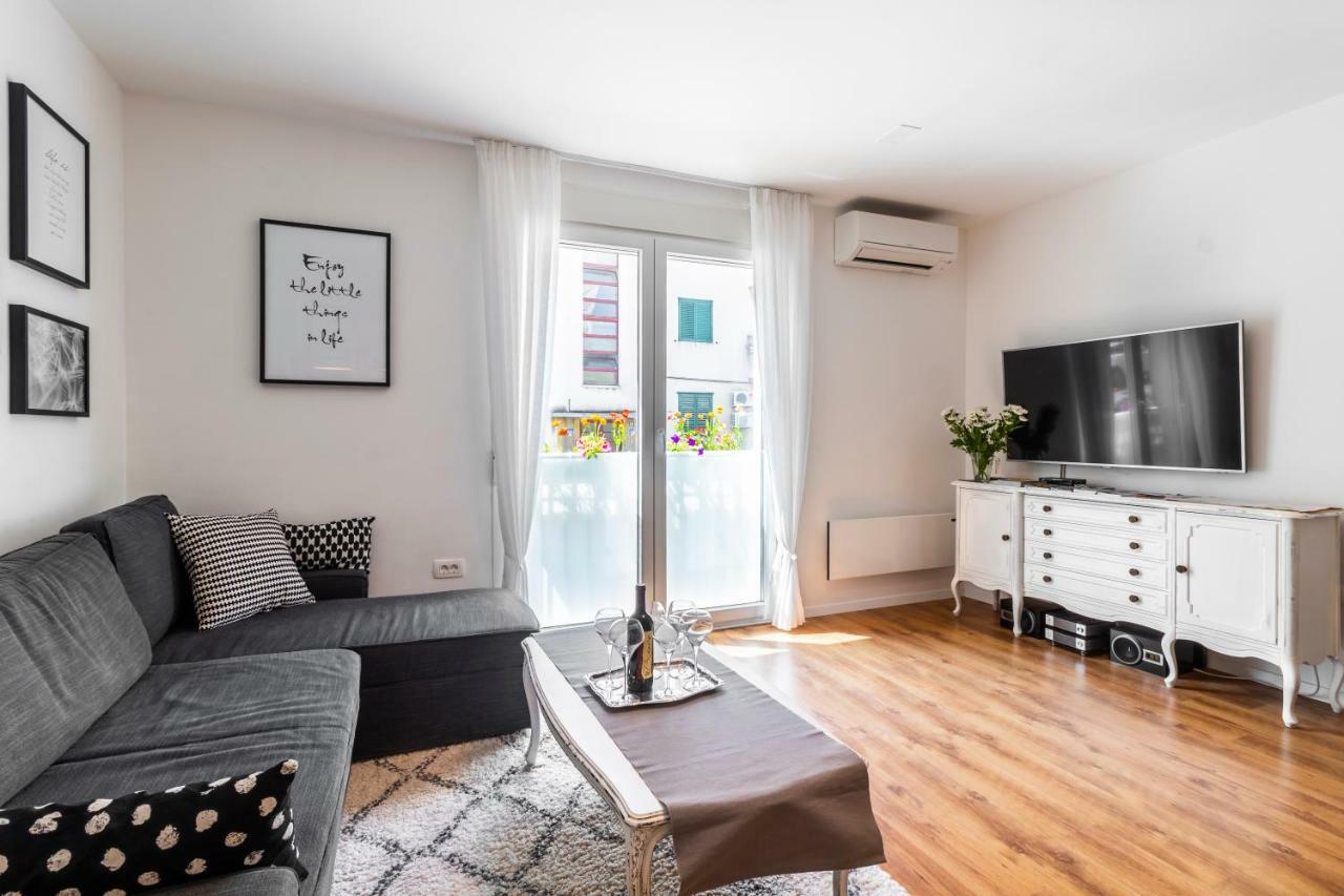 Apartment In Centre For 6 Split Extérieur photo